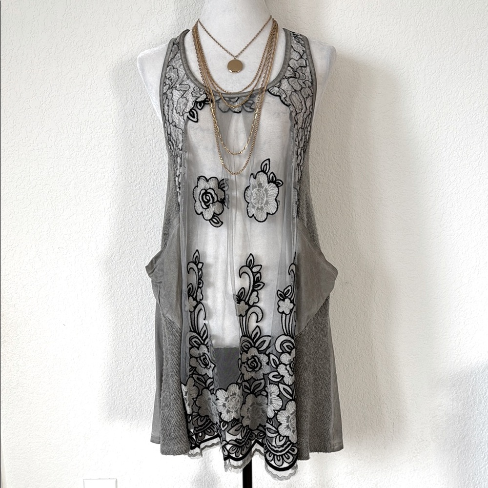 Vici • Gray Floral Embroidered Lace Mixed Media Tunic Tank Top Boho Romantic